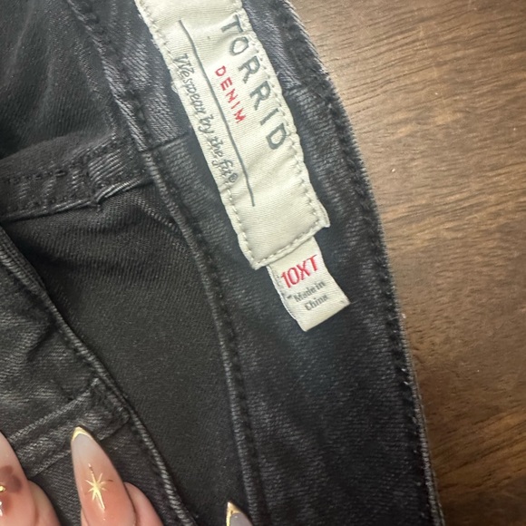 Torrid Skinny Jeans - Picture 3 of 6